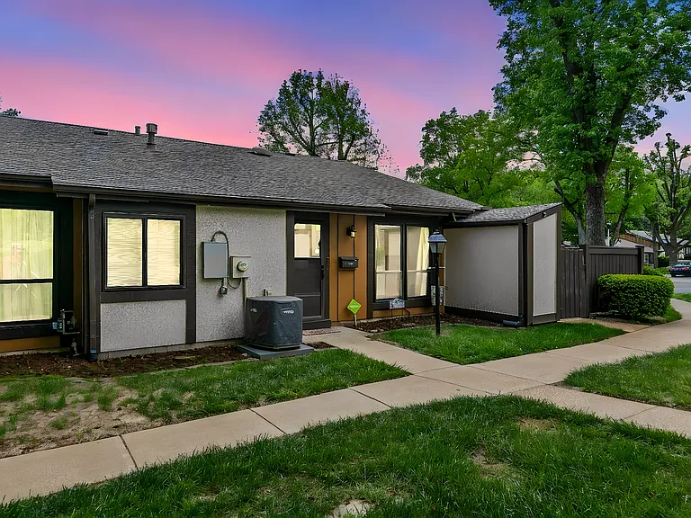 11166 Whispering Oaks Dr — Photo 5