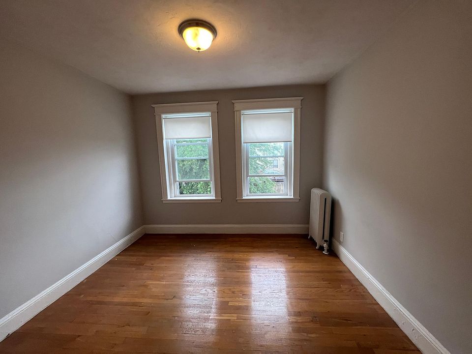 1st image of 56 Woodstock Ave #19