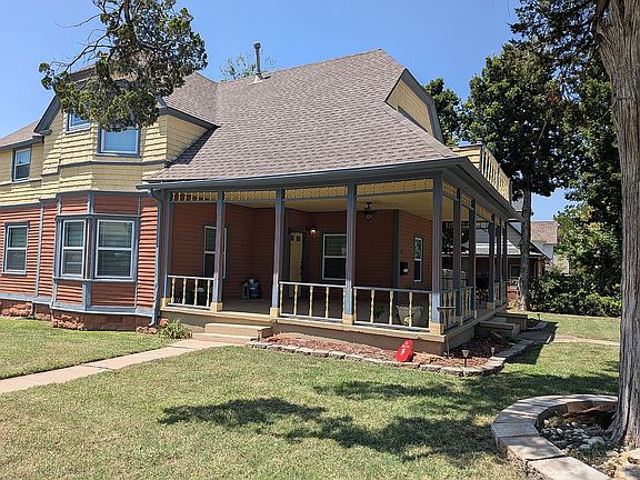 5th image of 421 E Logan Ave