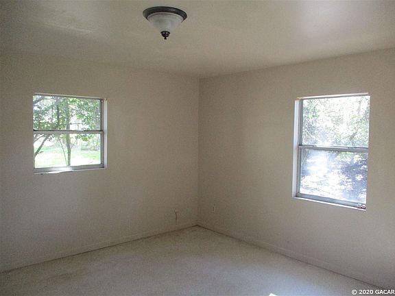 2nd image of 1905 NE 21st Pl