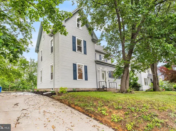 131 W Clinton St, Clayton, NJ 08312