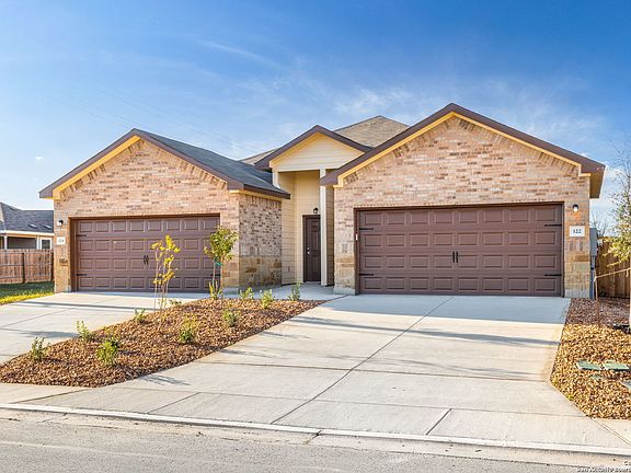 2nd image of 447-449 Emma Dr