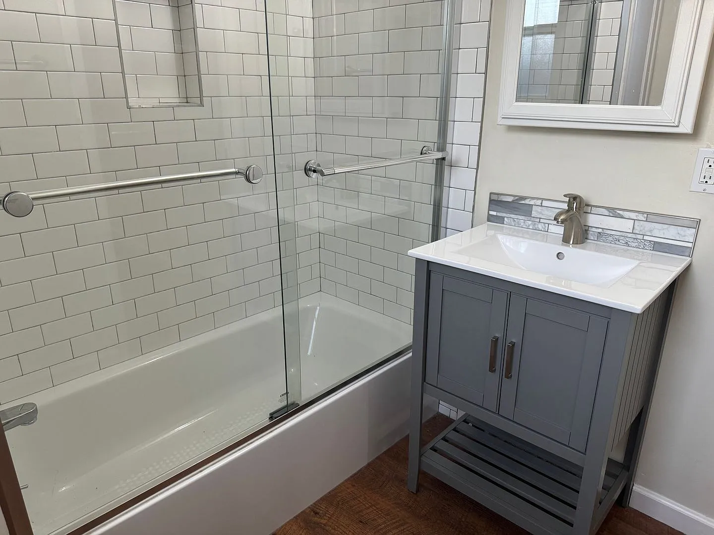 2 Bed 1 Bath House in Oakland — Photo 4
