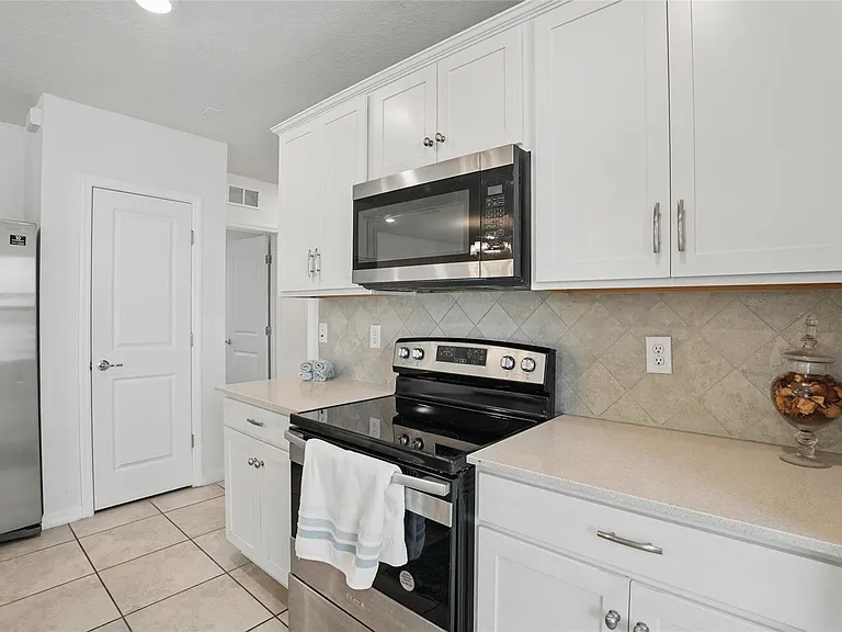 5079 Royal Point Ave — Photo 13