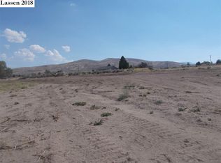 717050 Lake Leavitt Rd, Litchfield, CA 96117