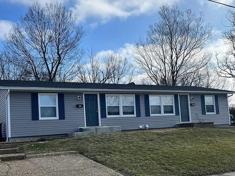 313 Granada Dr — Photo 2