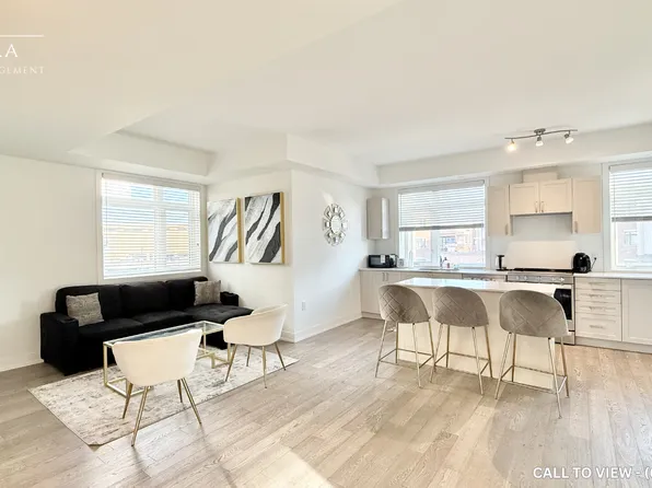 1075 Douglas McCurdy Cmn, Mississauga, ON