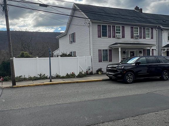 5th image of 502 W Market St