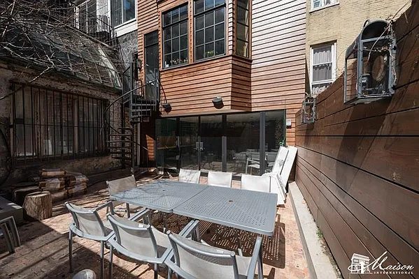 Rented by Maison International | media 9