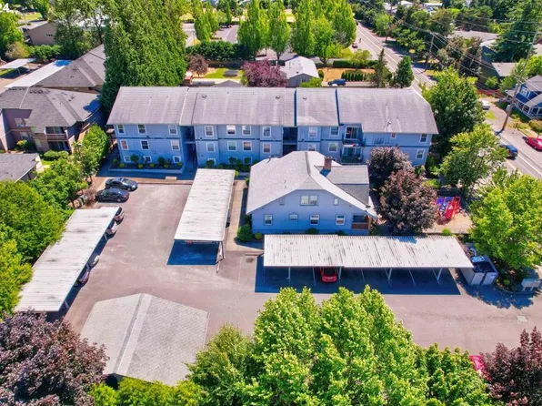 678 SE Hogan Rd, Gresham, OR 97080
