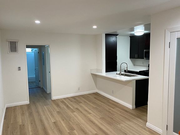 3rd image of 1534 S Shenandoah St #2