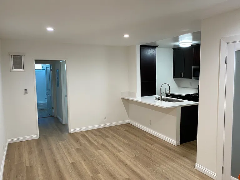 1534 S Shenandoah St #2 — Photo 3