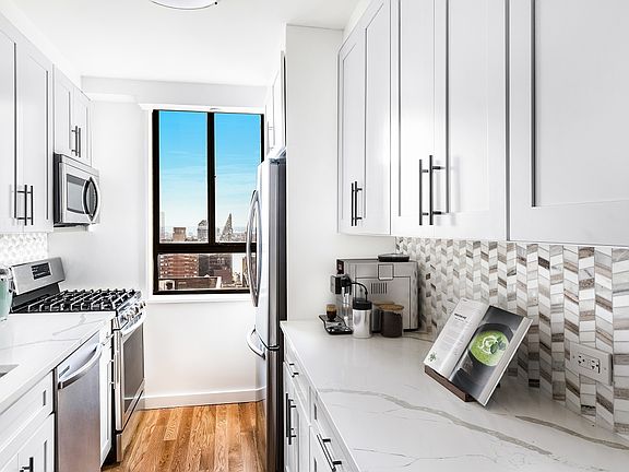 4th image of 347 W 57th St APT 35A