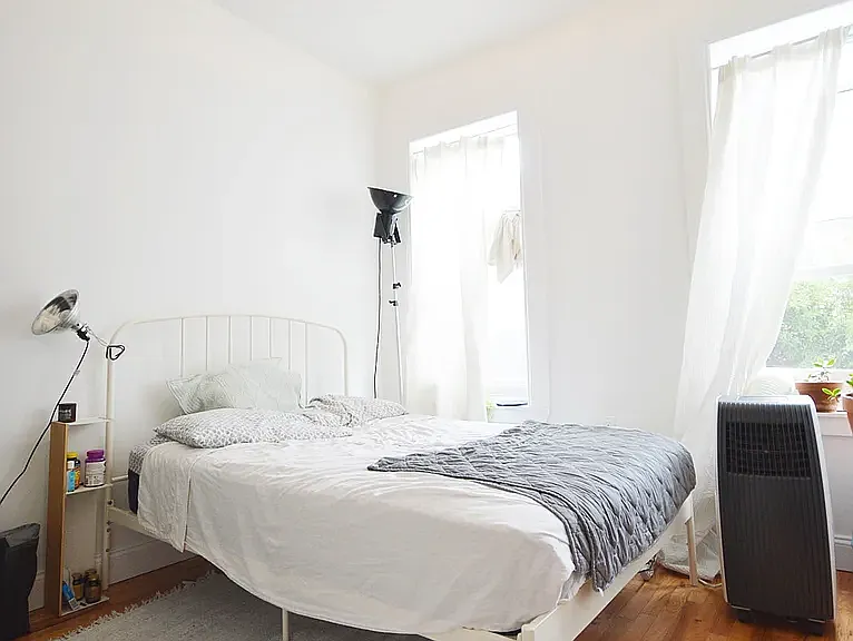 452 Suydam St #1R — Photo 4
