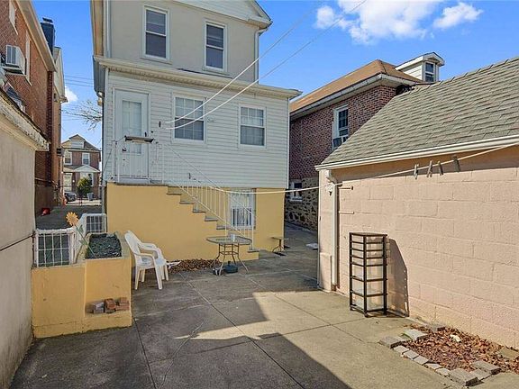 2nd image of 2314 Pearsall Ave