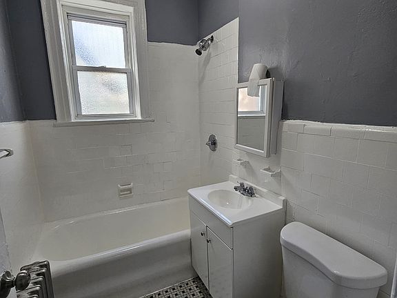 4th image of 645 Elizabeth Ave #26