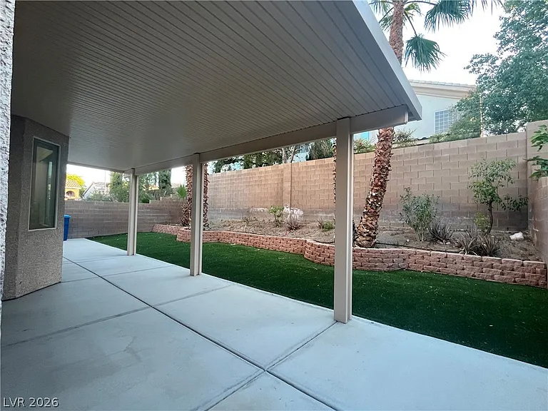 3889 Palm Island Ct — Photo 34