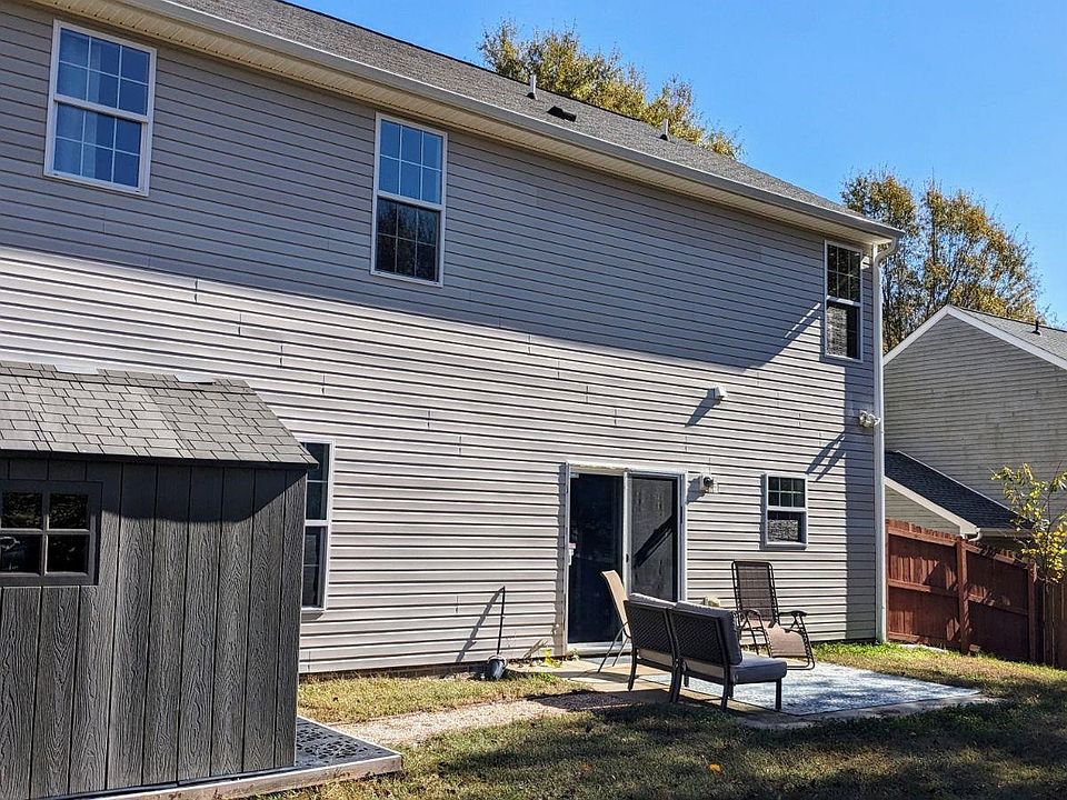 2nd image of 215 Citrine Ct