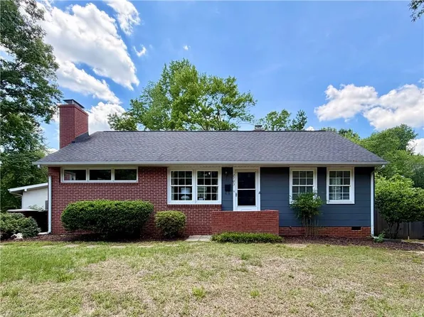 2703 Rockwood Rd, Greensboro, NC 27408