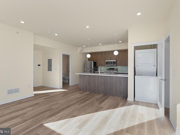 5th image of 1655 N 5th St #B
