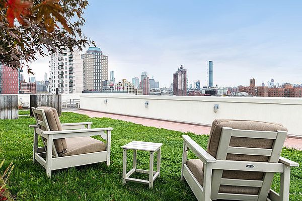1st image of 257 Gold St APT 303