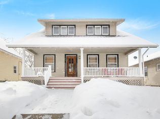 22 Burr Oak St NE, Grand Rapids, MI 49505