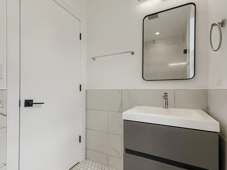 6740 N Sheridan Rd #2N — Photo 17