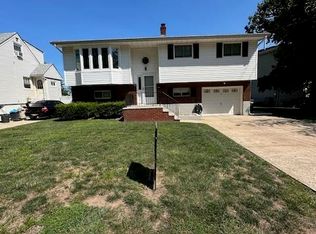 29 Ridge Rd, Lyndhurst, NJ 07071