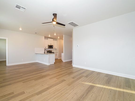 5th image of 11933 SW 30th St