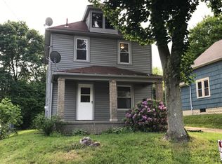 30 25th St SW, Barberton, OH 44203