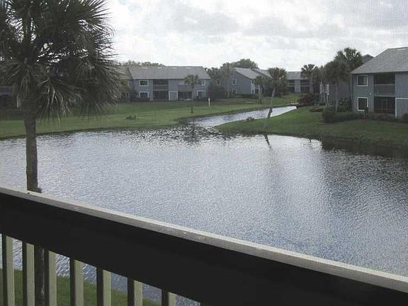 4th image of 5725 Marina Dr APT 4