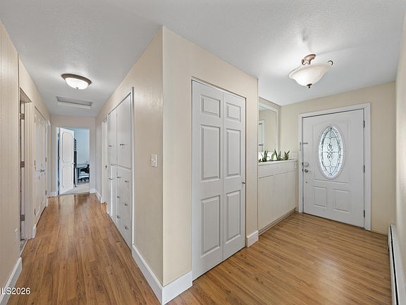 3rd image of 901 Lyman Ave