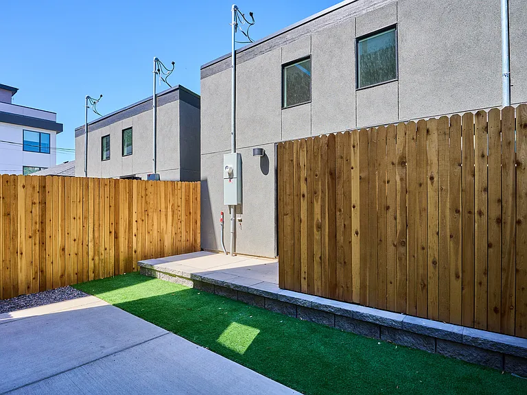1825 N Grv — Photo 18
