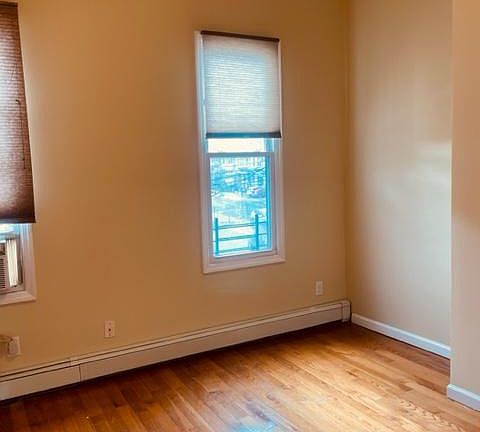 4th image of 296 Sip Ave #2A
