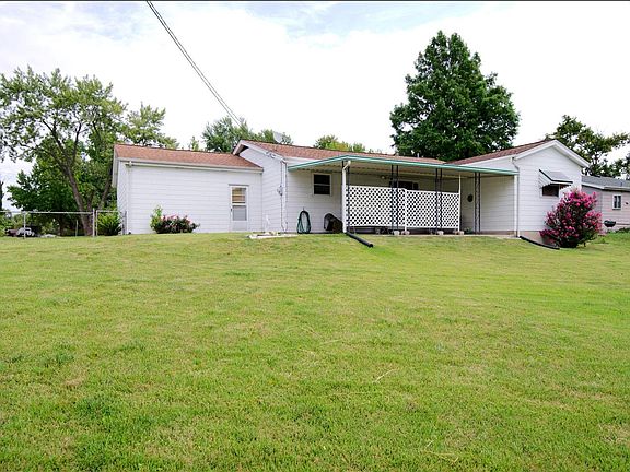 3rd image of 464 White Birch Way