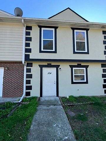1st image of 104 Hampton Square Dr #104
