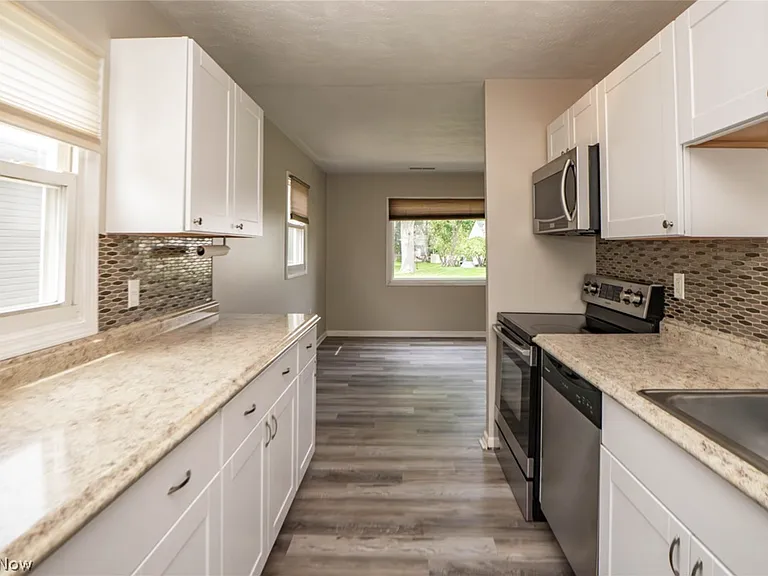 1060 Orchard Ave NE — Photo 12