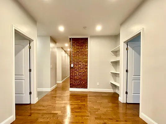 Rented by Bruma Realty LLC | media 14