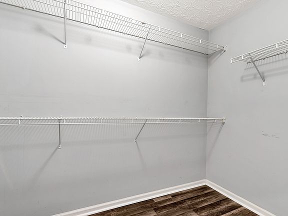5th image of 285 Kentshire Pl