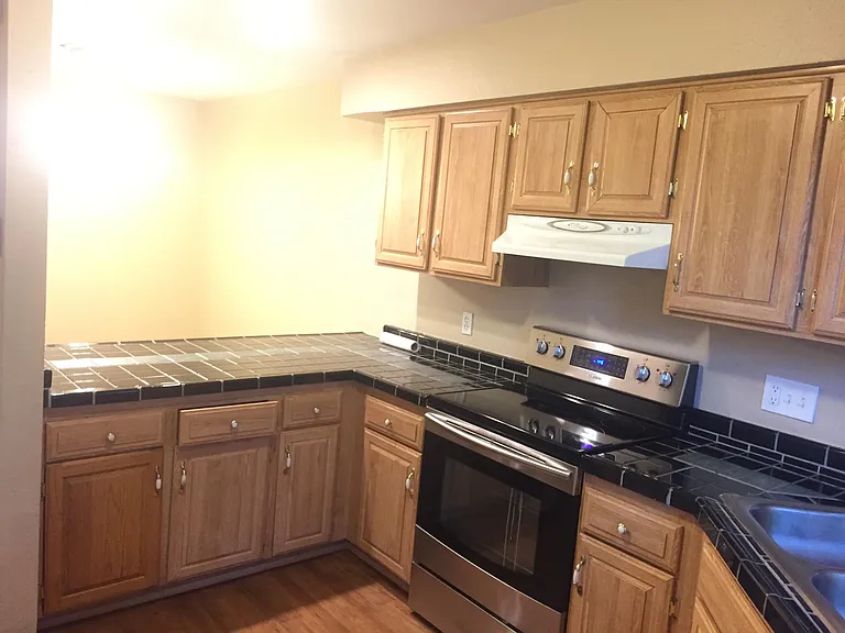 1958 Newland Ct — Photo 5