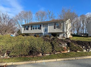 36 Crestwood Dr, West Warwick, RI 02893