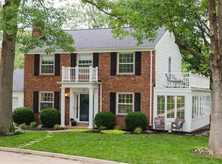 127 Heatherbrook Ln, Saint Louis, MO 63122