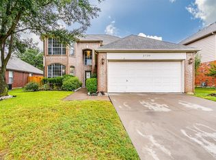 2524 Briarcrest Dr, Burleson, TX 76028