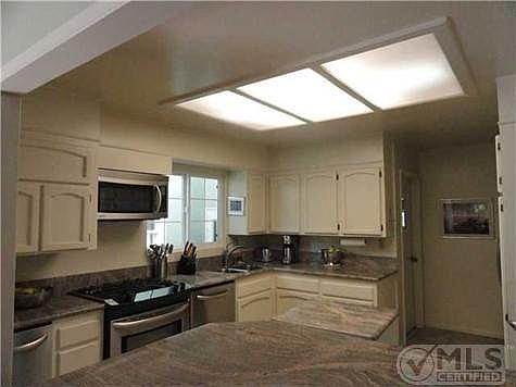 3rd image of 621 Coronado Ave