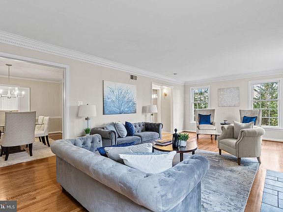 5th image of 1721 Army Navy Dr