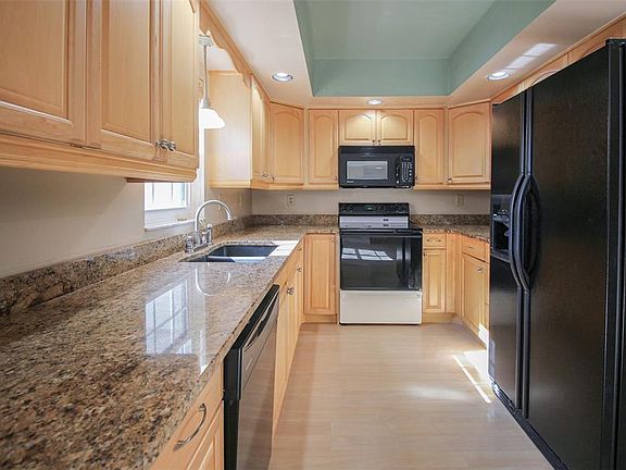5th image of 2450 Pelican Ct APT Q202