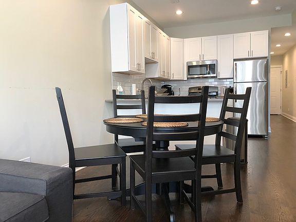 5th image of 3426 N Janssen Ave #2