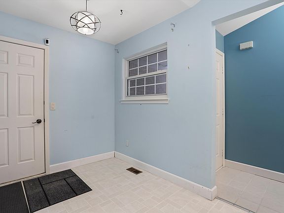 4th image of 3118 Harbor Ct