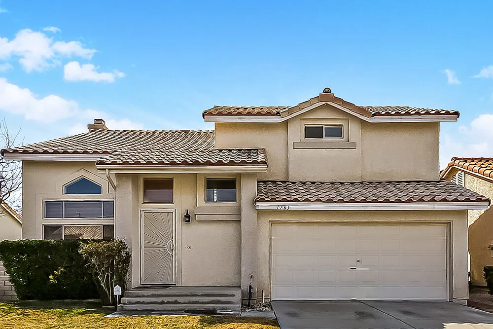 3 bed, 2.5 bath, 1484 sqft, $2,360 — Photo 1