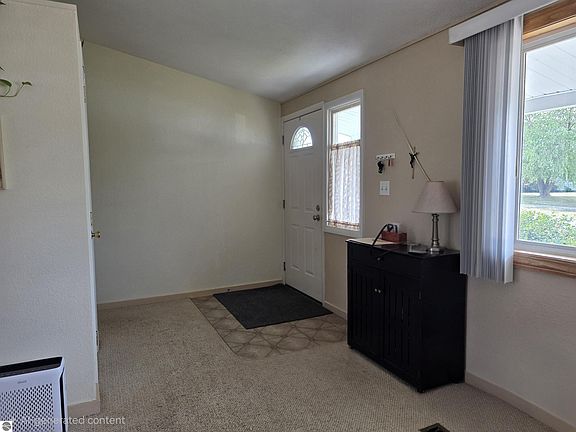 2nd image of 10220 Tennessee St